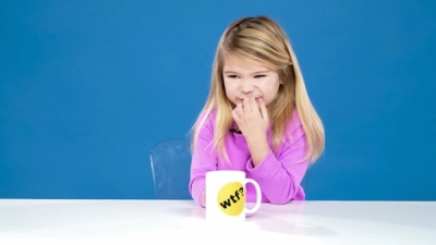 Παιδάκια δοκιμάζουν πρώτη φορά καφε(video)
